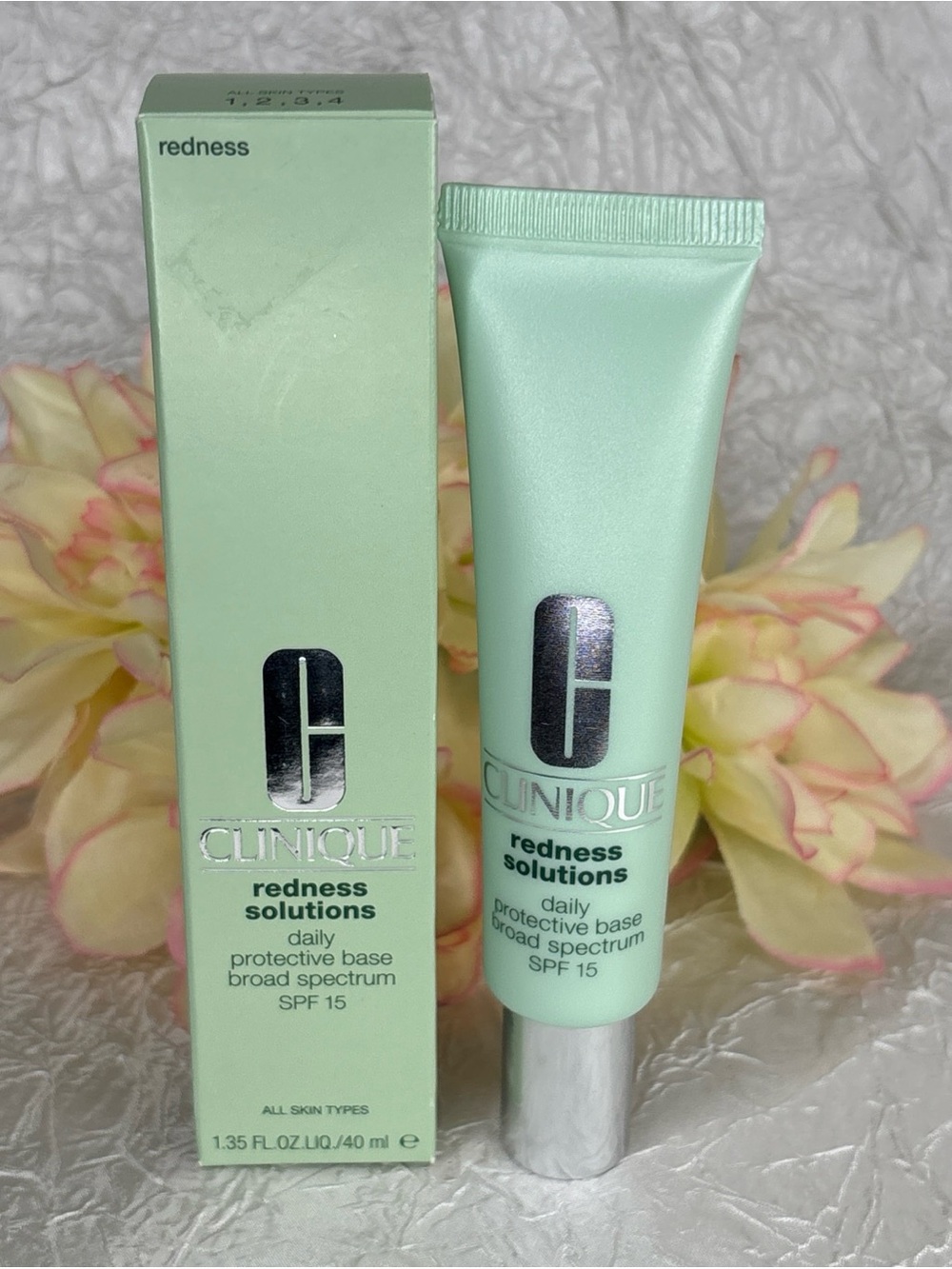 Clinique Redness Solutions Daily Protective Base SPF 15 1.35 oz/40 ml NIB